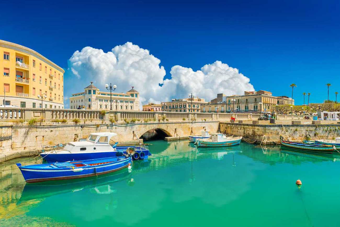 Ortigia harbor and Ponte Umbertino